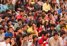 आज का युवा कहां खड़ा है