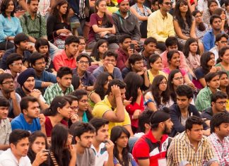 आज का युवा कहां खड़ा है