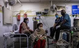 इस राष्ट्रीय संकट काल में भी झूठ की कोई इंतहा नहीं – कुमार प्रशांत