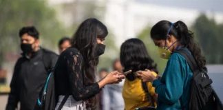 सोशल मीडिया ने दिखाई ताकत