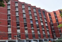 कुमार प्रशांत का लेख – भीड़ में खोया मतदाता : सत्ता के नशे में लोकतंत्र