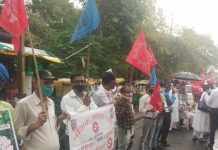 बक्सवाहा जंगल बचाने के लिए मानव श्रृंखला