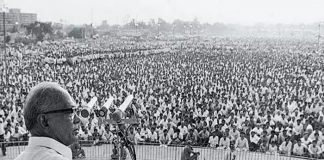 नाउम्मीदी से गुजर रहे भारत को एक जेपी की जरूरत है – योगेन्द्र यादव