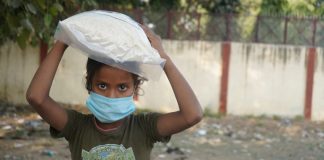 कोरोना और लाकडाउन के चलते हजारों बच्चे मजदूरी करने को मजबूर