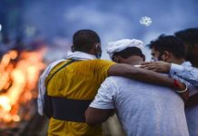 क्या कोविड से हुई मौतों के सही आंकड़े छिपाए जा रहे हैं? – योगेन्द्र यादव