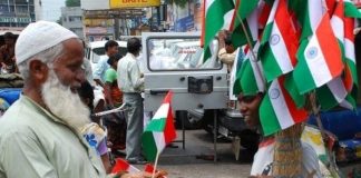 लहू बोलता भी है