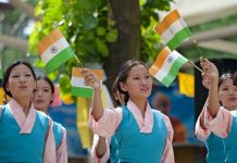 दलाई लामा और तिब्बती समुदाय का भारत में योगदान