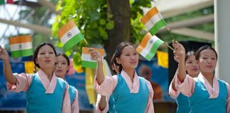 दलाई लामा और तिब्बती समुदाय का भारत में योगदान