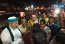 नर्मदा के विस्थापितों के पक्ष में आए राकेश टिकैत, हन्नान मौला, योगेन्द्र यादव