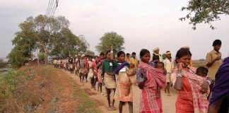 आदिवासी समूह : विकास का अधिकार – नंदकिशोर आचार्य