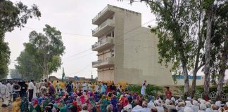 खट्टर सरकार को किसानों ने झुकाया, गांधी व शास्त्री को किया नमन, चंपारण से पदयात्रा