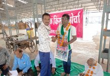 किसान आंदोलन के समर्थन में पदयात्रा कर रहे नागराज का इंदौर में स्वागत