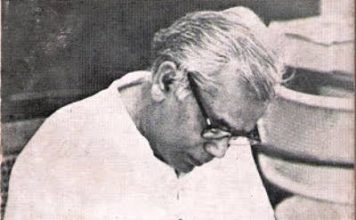 जी हाँ, हम अंधभक्त है, क्या राजनैतिक इतिहासकार रामचंद्र गुहा ,एनडीटीवी पत्रकार रवीश कुमार, टेलीविजन पत्रकार पुण्य प्रसून वाजपेयी , मार्क्सवादी चिंतक प्रो. पूरनचंद जोशी, साहित्यकार डॉ. रामविलास शर्मा , वामपंथी साहित्यकार नामवर सिंह, प्रगतिशील साहित्यकार राजेन्द्र यादव , दिल्ली हाईकोर्ट के भू.पू. मुख्य न्यायाधीश राजेन्द्र सच्चर, ख़तरे उठानेवाले लड़ाकू वकील प्राणनाथ लेखी, दुनियाभर में मशहूर पेंटर मकबूल फिदा हुसैन बुद्धिजीवी नहीं?