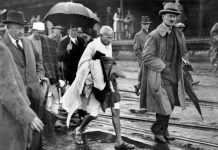 गांधी बूढ़े हुए या जवान