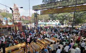 कर्नाटक में कट्टरपन के खिलाफ प्रदर्शन