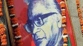 जी हाँ, हम अंधभक्त हैं, आज का बुद्धिजीवी, शब्दों का मकड़जाल, उछलकूद, जलेबी की तरह पकाने की बड़ी चतुराई समझता है। परंतु ठोस, दमदार विचार किसी के कहने से कमज़ोर नहीं पड़ता।