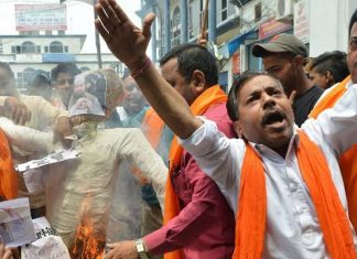 पटाखों से मत लड़ो !