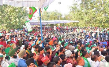 किसान आंदोलन का एक साल पूरा, मोर्चों पर उमड़े किसान