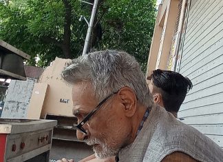 जुगनू जहां भी रहे उजाला ही फैलाते रहे