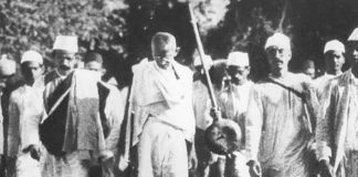 गांधी का खौफ है कि उन्हें खत्म करने की बार-बार कोशिशें होती हैं !