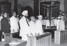 संविधान से कौन डरता है?