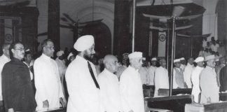 संविधान से कौन डरता है?