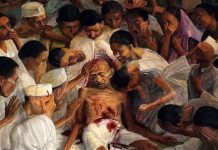 हत्या का चक्रव्यूह और अकेले गाँधी