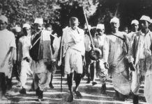 महात्मा गांधी से आखिर किसे परेशानी है