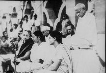 गांधी हत्या की कोशिश कई बार की गयी जो 30 जनवरी 1948 को सफल हो पायी