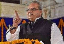 मलिक क्यों इतने मुखर हैं?