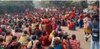 मानदेय बढ़ाने के केजरीवाल के ऐलान को आंगनवाड़ी कर्मियों ने बताया जुमला Anganwadi workers