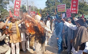 देश भर में किसानों ने मनाया ‘विश्वासघात दिवस’
