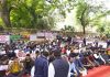 जंतर मंतर पर बेरोज़गार इंजीनियरों का हल्ला बोल
