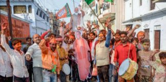 इस समय भारतीय लोकतंत्र और विपक्ष एक चौराहे पर खड़ा है