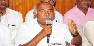 बीजेपी एमएलसी विश्वनाथ ने कर्नाटक में मुस्लिम व्यापारियों पर प्रतिबंध लगाने की आलोचना की