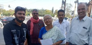 बकाया भुगतान के लिए लड़ रहे किसानों को मिला मेधा पाटकर का साथ