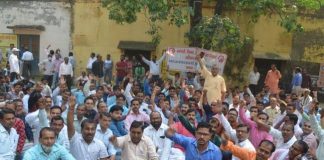 पुरानी पेंशन योजना की बहाली की बढ़ती मांग से बाजारवादी खेमे में खलबली क्यों है