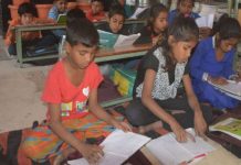 छुआछूत से तंग आकर खोला ‘अपना स्कूल’