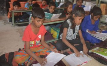 छुआछूत से तंग आकर खोला ‘अपना स्कूल’
