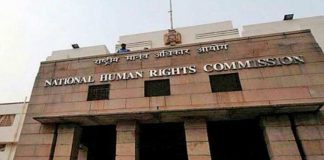 उप्र में पुलिस दबिश के दौरान मां और दो बेटियों की मौत, मानवाधिकार आयोग ने भेजा नोटिस