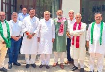 किसानों के लिए नए स्मार्ट विलेज बसाए जाने की माँग