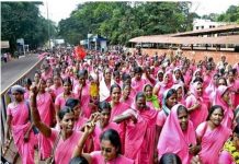 सिर्फ ग्रेच्युटी काफी नहीं : आँगनवाड़ी वर्कर्स