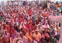 पंजाब में खेतिहर मजदूरों की दिहाड़ी की लड़ाई, मुख्यमंत्री का घर घेरा