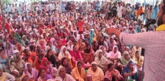 पंजाब में खेतिहर मजदूरों की दिहाड़ी की लड़ाई, मुख्यमंत्री का घर घेरा