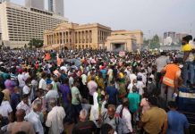 भारत कहीं श्रीलंका की राह पर तो नहीं?