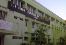 जेपी छात्रावास और मधु लिमये अतिथिगृह को तोड़ने का विरोध