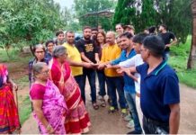 पत्रकार कला मंच ने आदर्श वृद्धाश्रम को दी सहायता राशि और आवश्यक वस्तुएँ