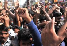 भीड़ और समाज में जो फर्क है