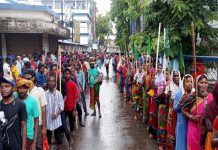 बंगाल के देउचा-फचामी में जल जंगल जमीन बचाने के लिए आदिवासियों का प्रदर्शन