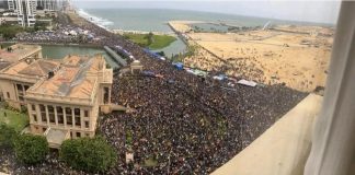 श्रीलंका में सरकार विरोधी प्रदर्शनकारियों ने किया राष्ट्रपति भवन पर कब्जा